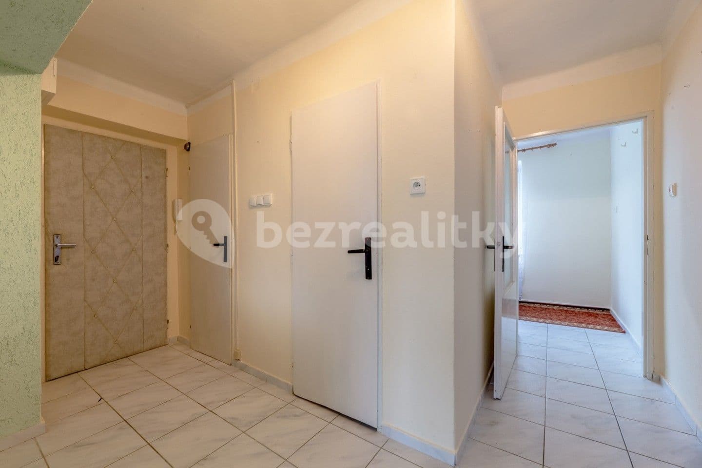 3 bedroom flat for sale, 68 m², Hálkova, Děčín, Ústecký Region
