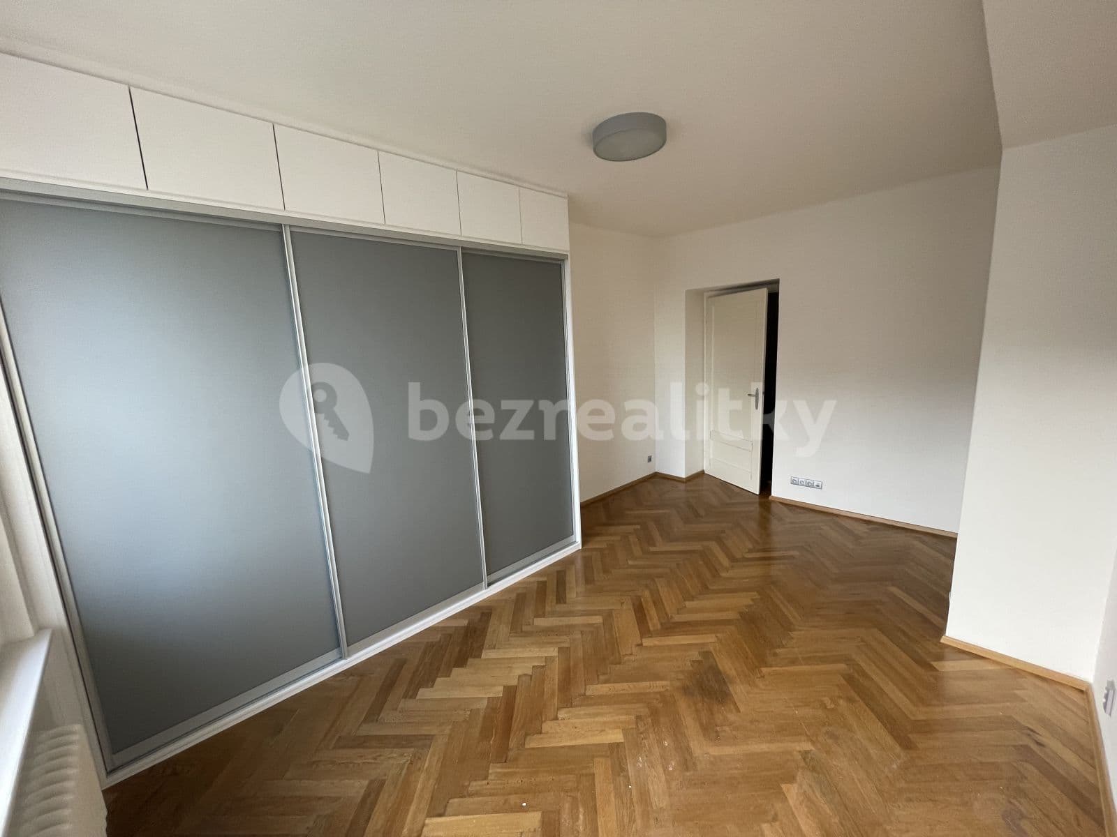 1 bedroom with open-plan kitchen flat to rent, 74 m², Ondříčkova, Prague, Prague 1 bedroom with open-plan kitchen flat to rent, 74 m², Ondříčkova, Prague, Prague