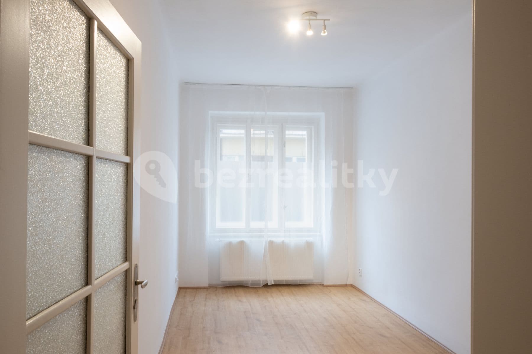1 bedroom with open-plan kitchen flat to rent, 40 m², Nad Jezerkou, Prague, Prague 1 bedroom with open-plan kitchen flat to rent, 40 m², Nad Jezerkou, Prague, Prague