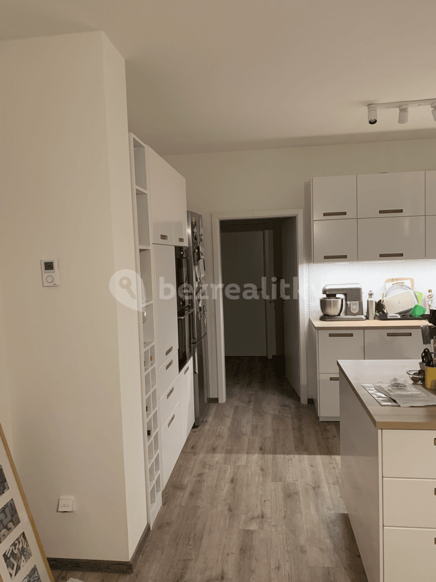 2 bedroom with open-plan kitchen flat to rent, 85 m², Štefánikova, Kralupy nad Vltavou, Středočeský Region 2 bedroom with open-plan kitchen flat to rent, 85 m², Štefánikova, Kralupy nad Vltavou, Středočeský Region