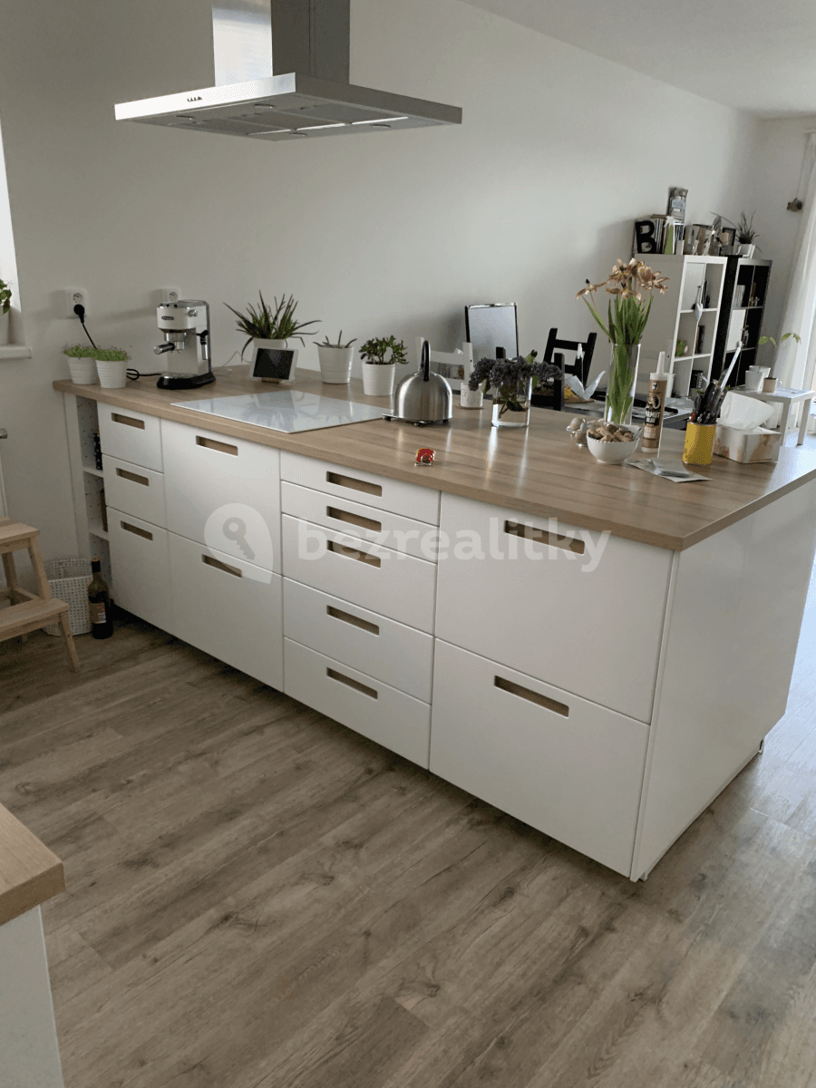 2 bedroom with open-plan kitchen flat to rent, 85 m², Štefánikova, Kralupy nad Vltavou, Středočeský Region 2 bedroom with open-plan kitchen flat to rent, 85 m², Štefánikova, Kralupy nad Vltavou, Středočeský Region