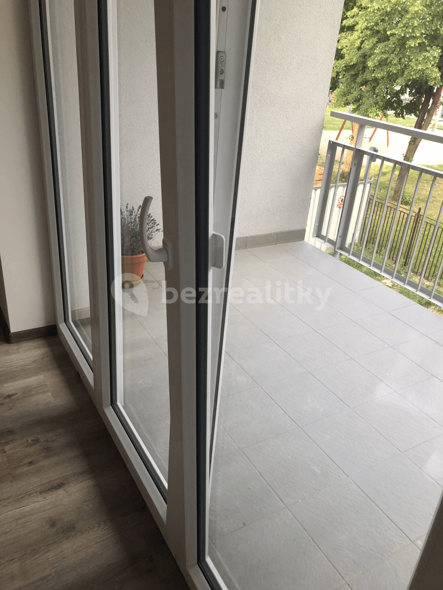 2 bedroom with open-plan kitchen flat to rent, 85 m², Štefánikova, Kralupy nad Vltavou, Středočeský Region 2 bedroom with open-plan kitchen flat to rent, 85 m², Štefánikova, Kralupy nad Vltavou, Středočeský Region