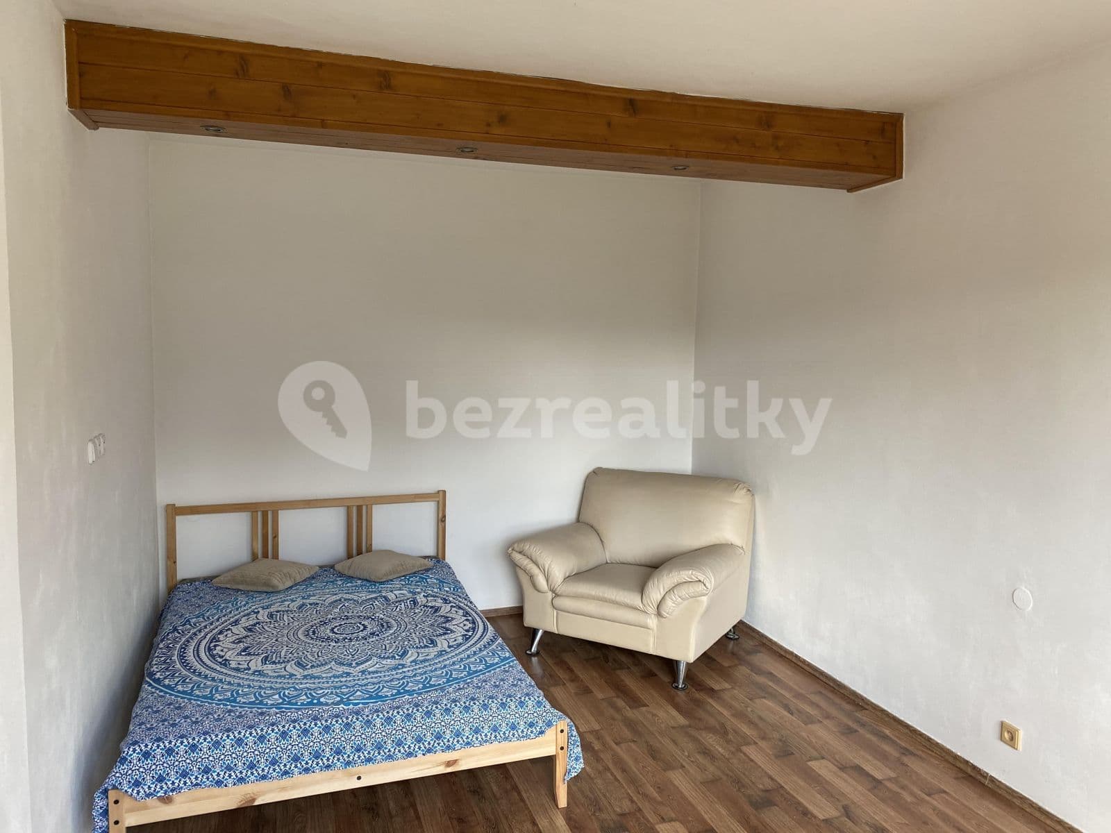 2 bedroom with open-plan kitchen flat to rent, 70 m², Poštovní, Černošice, Středočeský Region