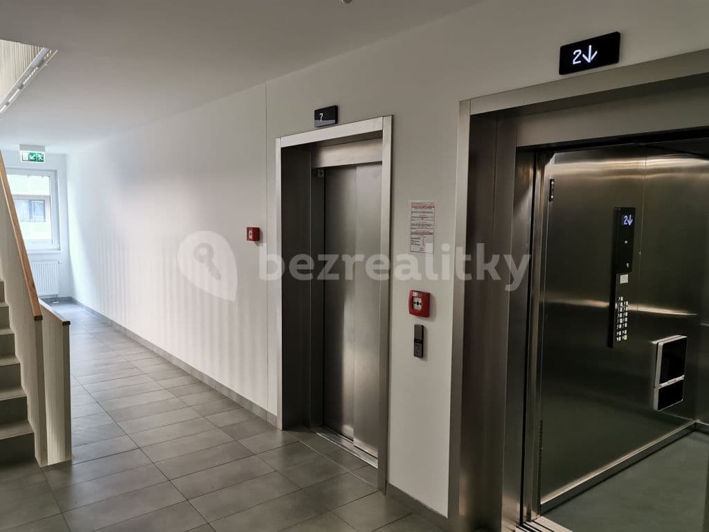 1 bedroom with open-plan kitchen flat to rent, 63 m², Zvěřinova, Prague, Prague 1 bedroom with open-plan kitchen flat to rent, 63 m², Zvěřinova, Prague, Prague