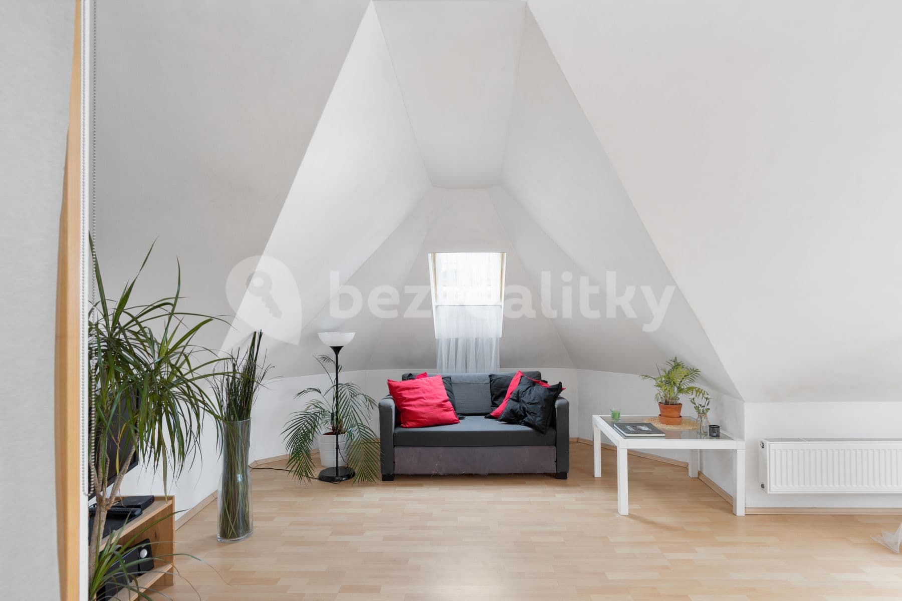 2 bedroom with open-plan kitchen flat to rent, 84 m², Matoušova, Prague, Prague 2 bedroom with open-plan kitchen flat to rent, 84 m², Matoušova, Prague, Prague