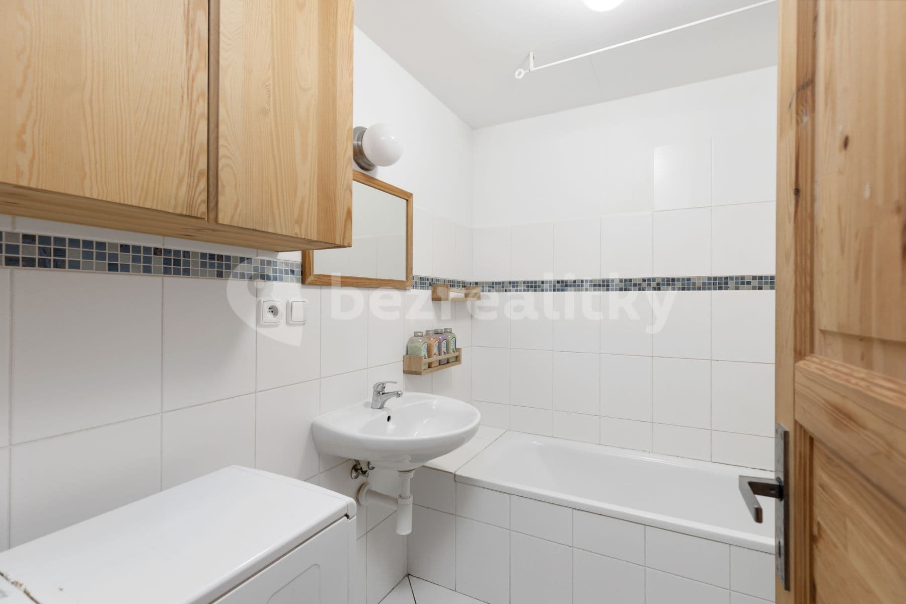 2 bedroom with open-plan kitchen flat to rent, 84 m², Matoušova, Prague, Prague 2 bedroom with open-plan kitchen flat to rent, 84 m², Matoušova, Prague, Prague
