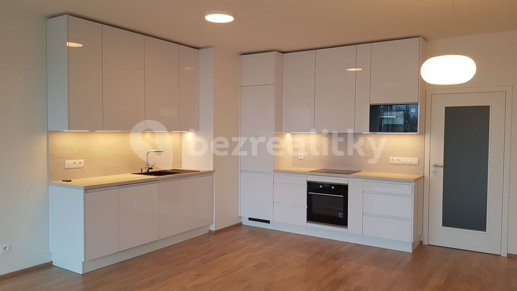 2 bedroom with open-plan kitchen flat to rent, 93 m², Za karlínským přístavem, Prague, Prague 2 bedroom with open-plan kitchen flat to rent, 93 m², Za karlínským přístavem, Prague, Prague