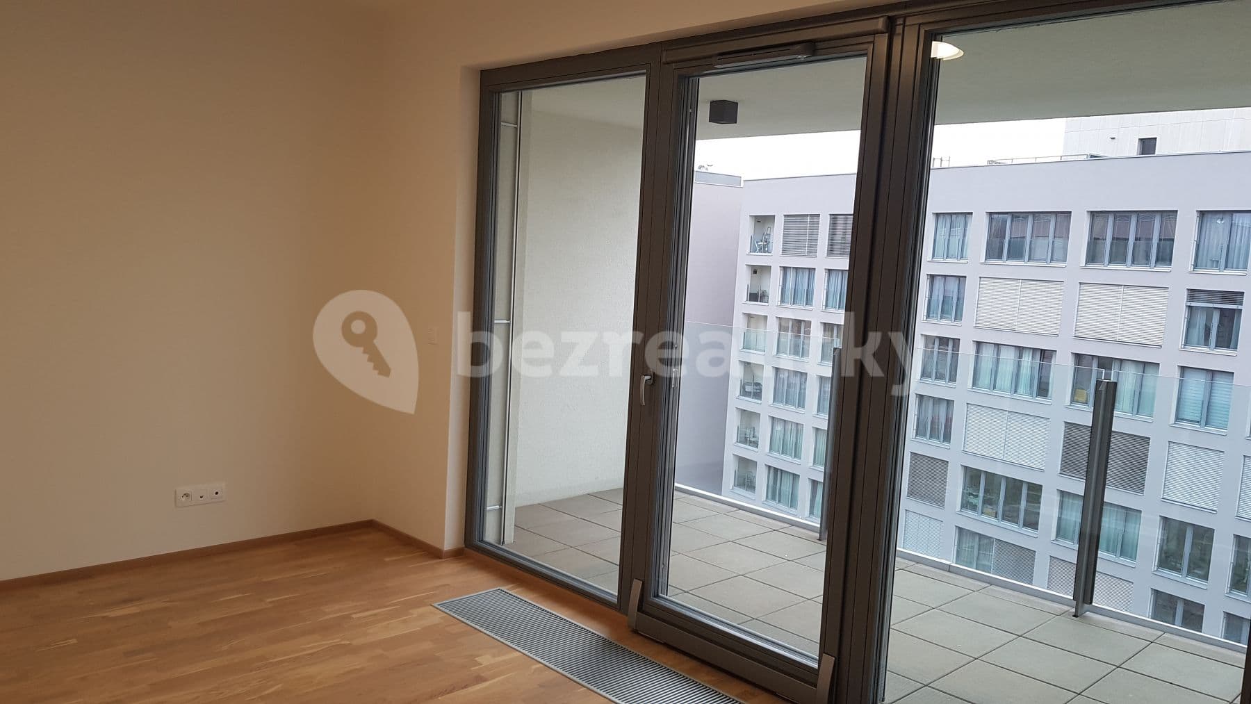 2 bedroom with open-plan kitchen flat to rent, 93 m², Za karlínským přístavem, Prague, Prague 2 bedroom with open-plan kitchen flat to rent, 93 m², Za karlínským přístavem, Prague, Prague
