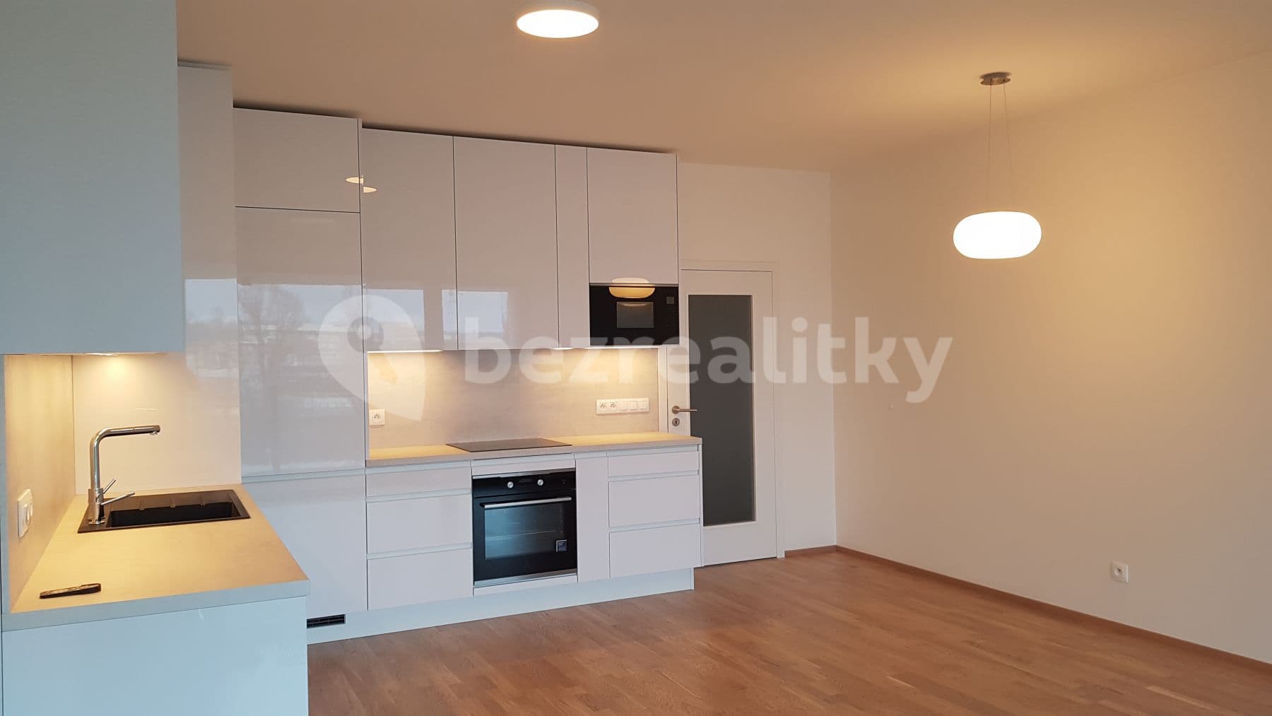 2 bedroom with open-plan kitchen flat to rent, 93 m², Za karlínským přístavem, Prague, Prague 2 bedroom with open-plan kitchen flat to rent, 93 m², Za karlínským přístavem, Prague, Prague