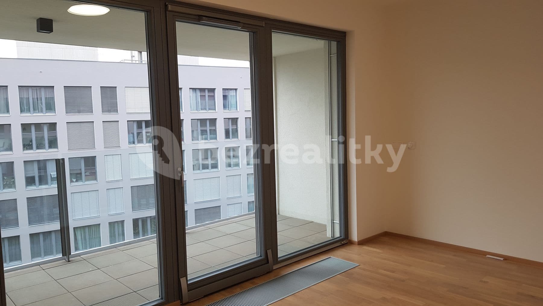 2 bedroom with open-plan kitchen flat to rent, 93 m², Za karlínským přístavem, Prague, Prague 2 bedroom with open-plan kitchen flat to rent, 93 m², Za karlínským přístavem, Prague, Prague
