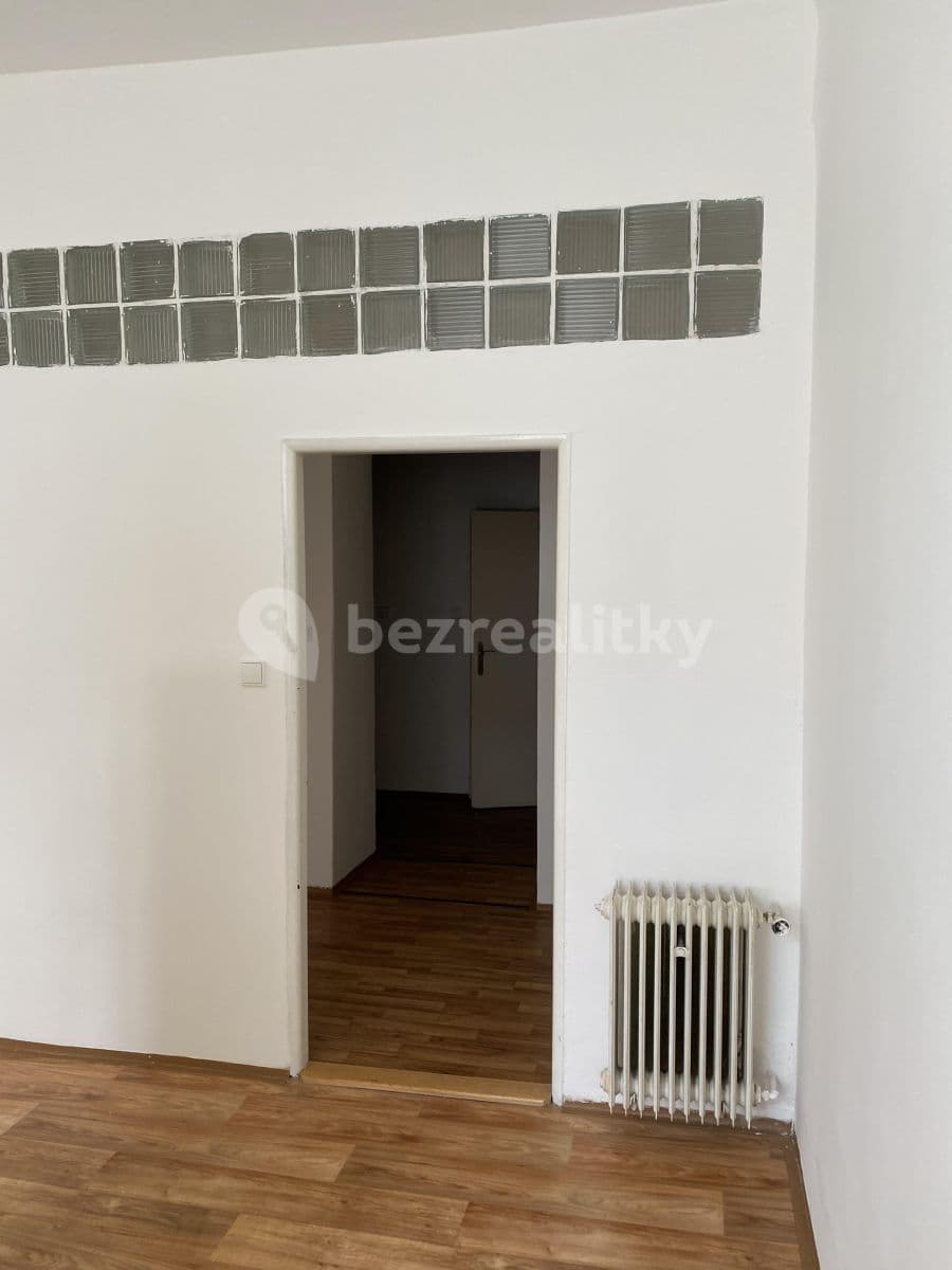 2 bedroom with open-plan kitchen flat to rent, 76 m², U Nikolajky, Prague, Prague 2 bedroom with open-plan kitchen flat to rent, 76 m², U Nikolajky, Prague, Prague