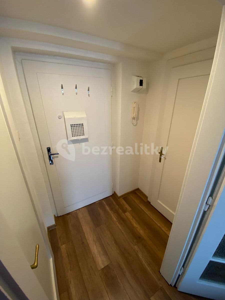 Small studio flat to rent, 19 m², Ostrava, Moravskoslezský Region Small studio flat to rent, 19 m², Ostrava, Moravskoslezský Region