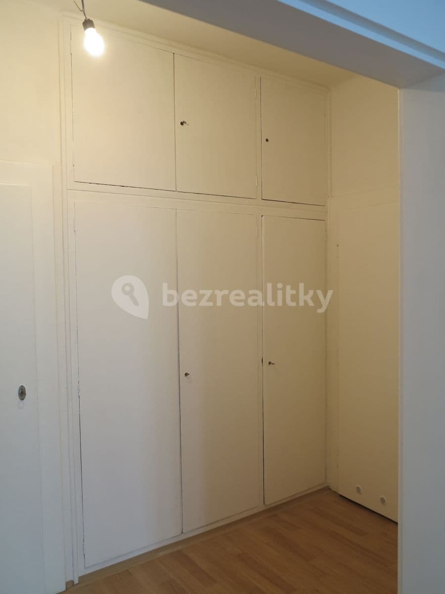1 bedroom with open-plan kitchen flat to rent, 46 m², V Háji, Prague, Prague 1 bedroom with open-plan kitchen flat to rent, 46 m², V Háji, Prague, Prague