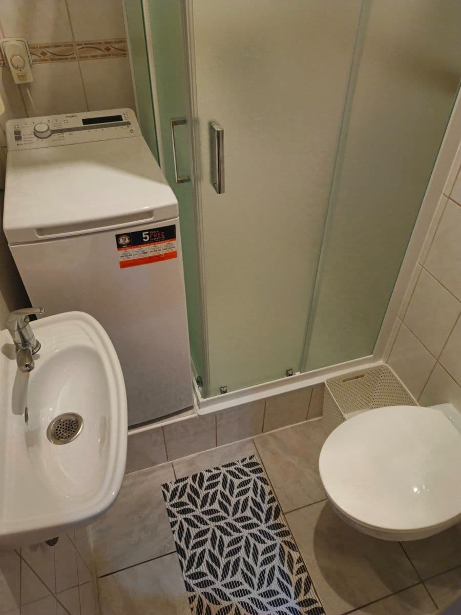 Small studio flat to rent, 35 m², Nad Šutkou, Prague, Prague Small studio flat to rent, 35 m², Nad Šutkou, Prague, Prague