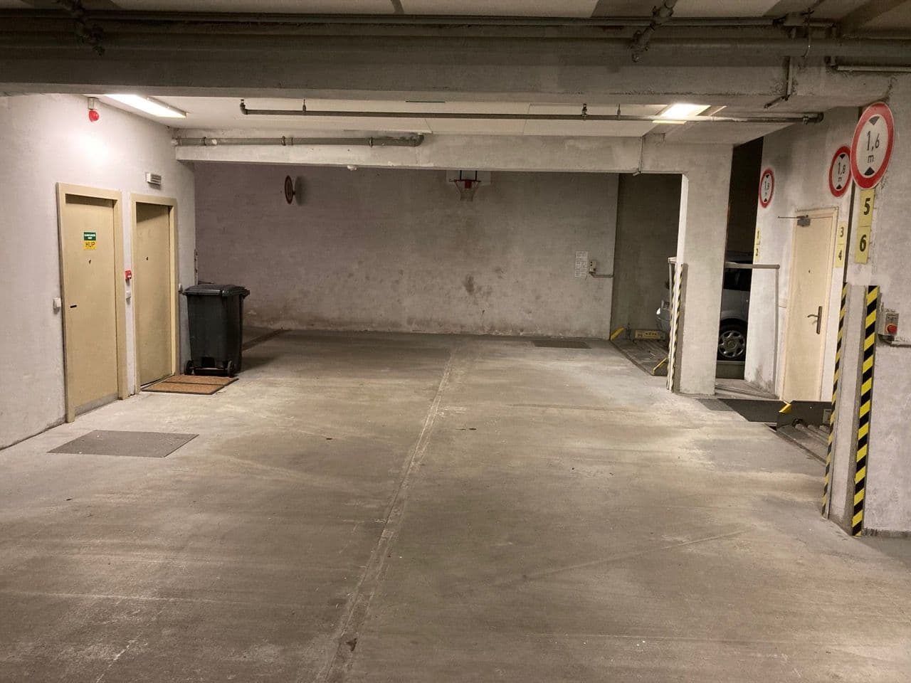 garage to rent, 12 m², Adamova, Prague, Prague garage to rent, 12 m², Adamova, Prague, Prague