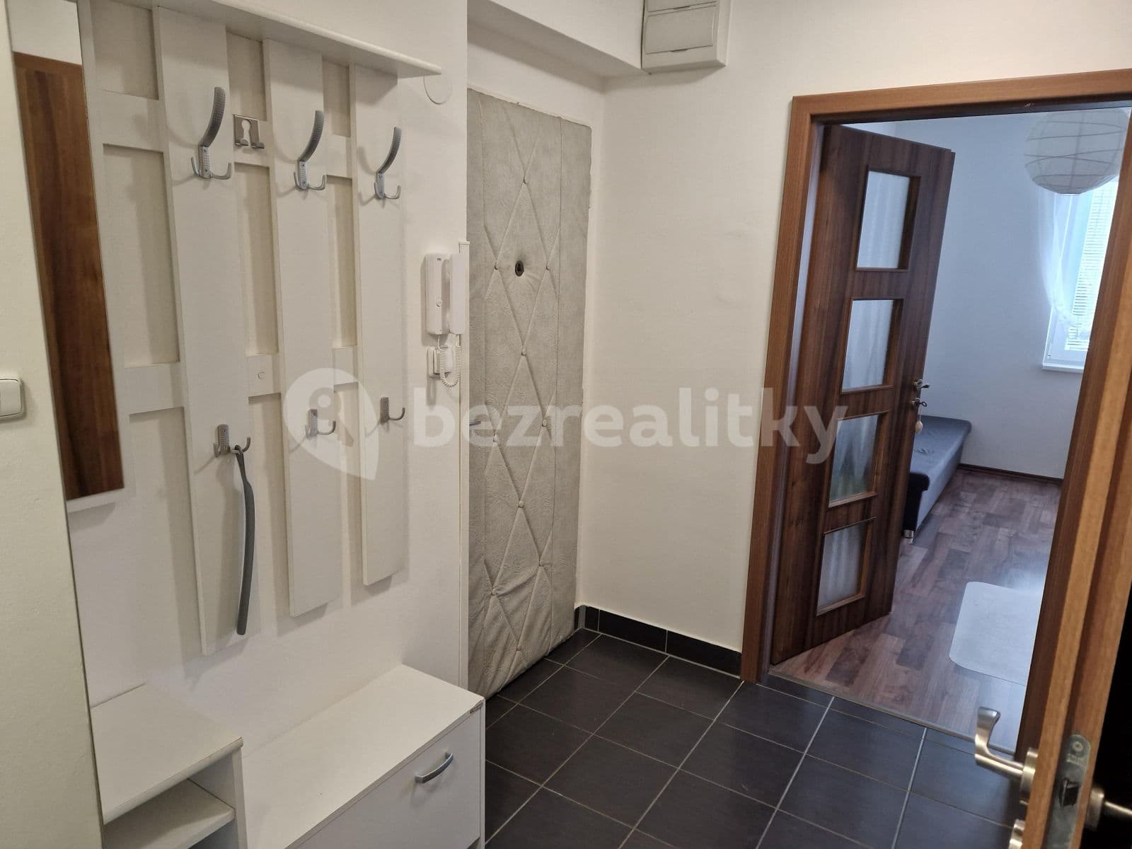2 bedroom with open-plan kitchen flat to rent, 56 m², Svojšovická, Prague, Prague 2 bedroom with open-plan kitchen flat to rent, 56 m², Svojšovická, Prague, Prague
