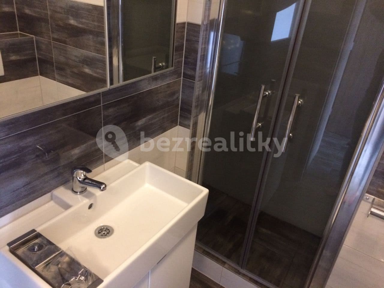 Studio flat to rent, 37 m², Dobevská, Prague, Prague Studio flat to rent, 37 m², Dobevská, Prague, Prague