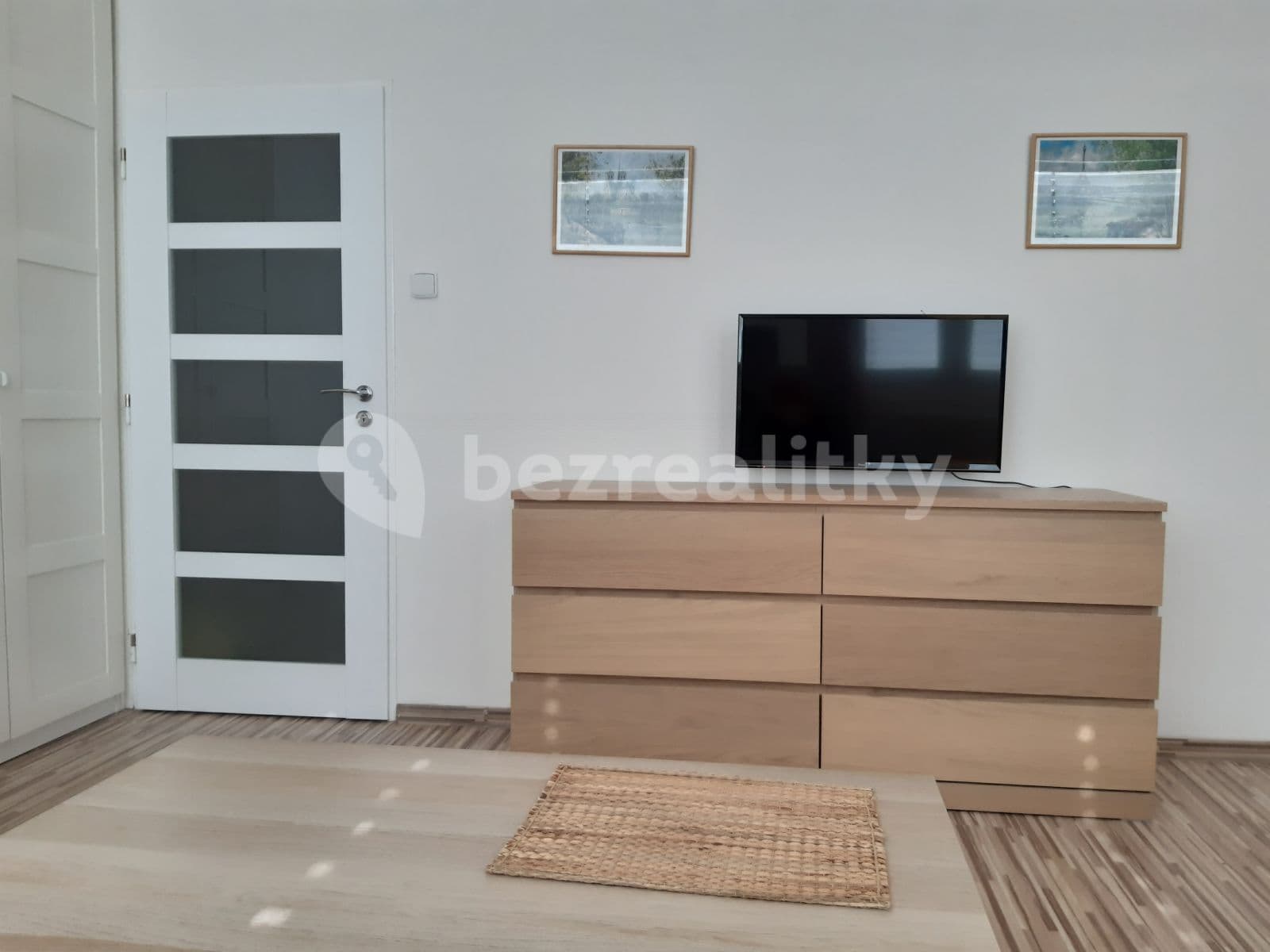 Studio flat to rent, 33 m², Křivenická, Prague, Prague Studio flat to rent, 33 m², Křivenická, Prague, Prague
