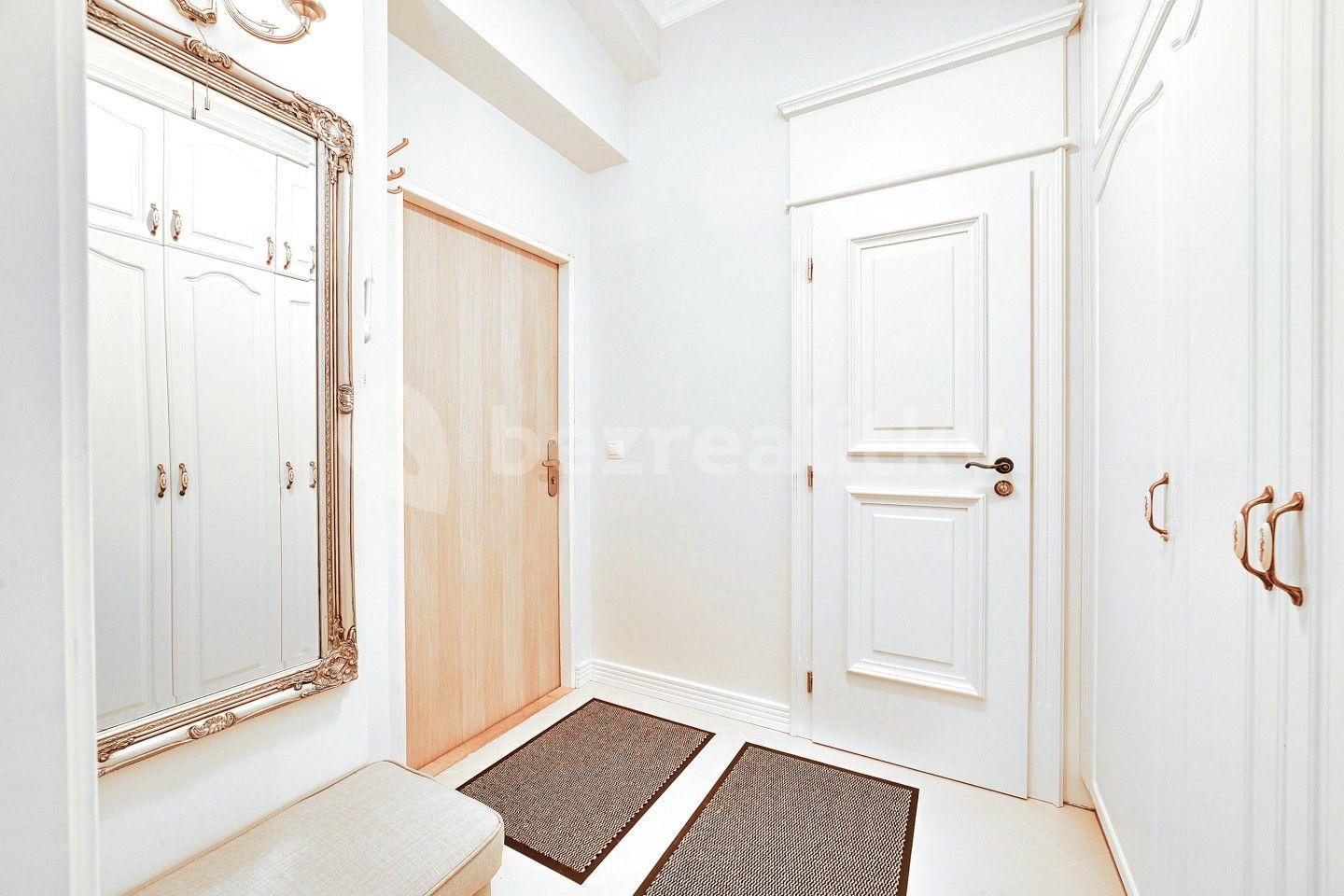 2 bedroom with open-plan kitchen flat for sale, 80 m², Hlavní třída, Mariánské Lázně, Karlovarský Region