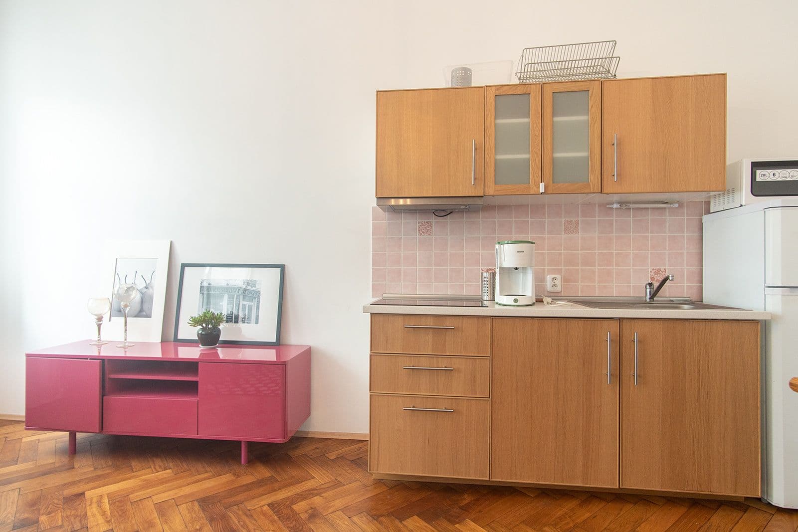 2 bedroom with open-plan kitchen flat to rent, 70 m², Pernerova, Prague, Prague 2 bedroom with open-plan kitchen flat to rent, 70 m², Pernerova, Prague, Prague