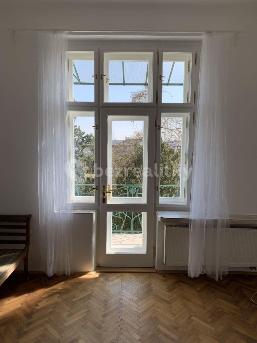 4 bedroom flat to rent, 135 m², U Havlíčkových sadů, Prague, Prague 4 bedroom flat to rent, 135 m², U Havlíčkových sadů, Prague, Prague