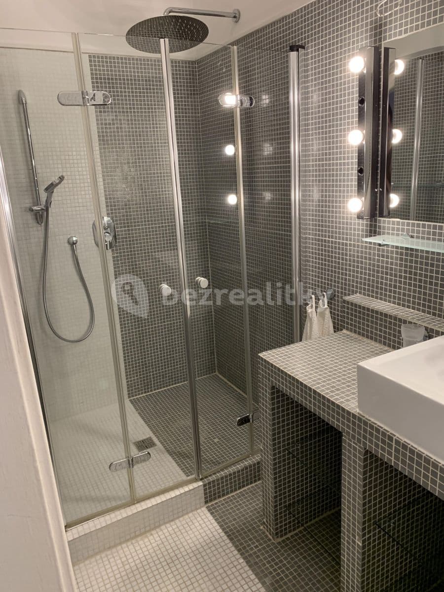 4 bedroom flat to rent, 135 m², U Havlíčkových sadů, Prague, Prague 4 bedroom flat to rent, 135 m², U Havlíčkových sadů, Prague, Prague