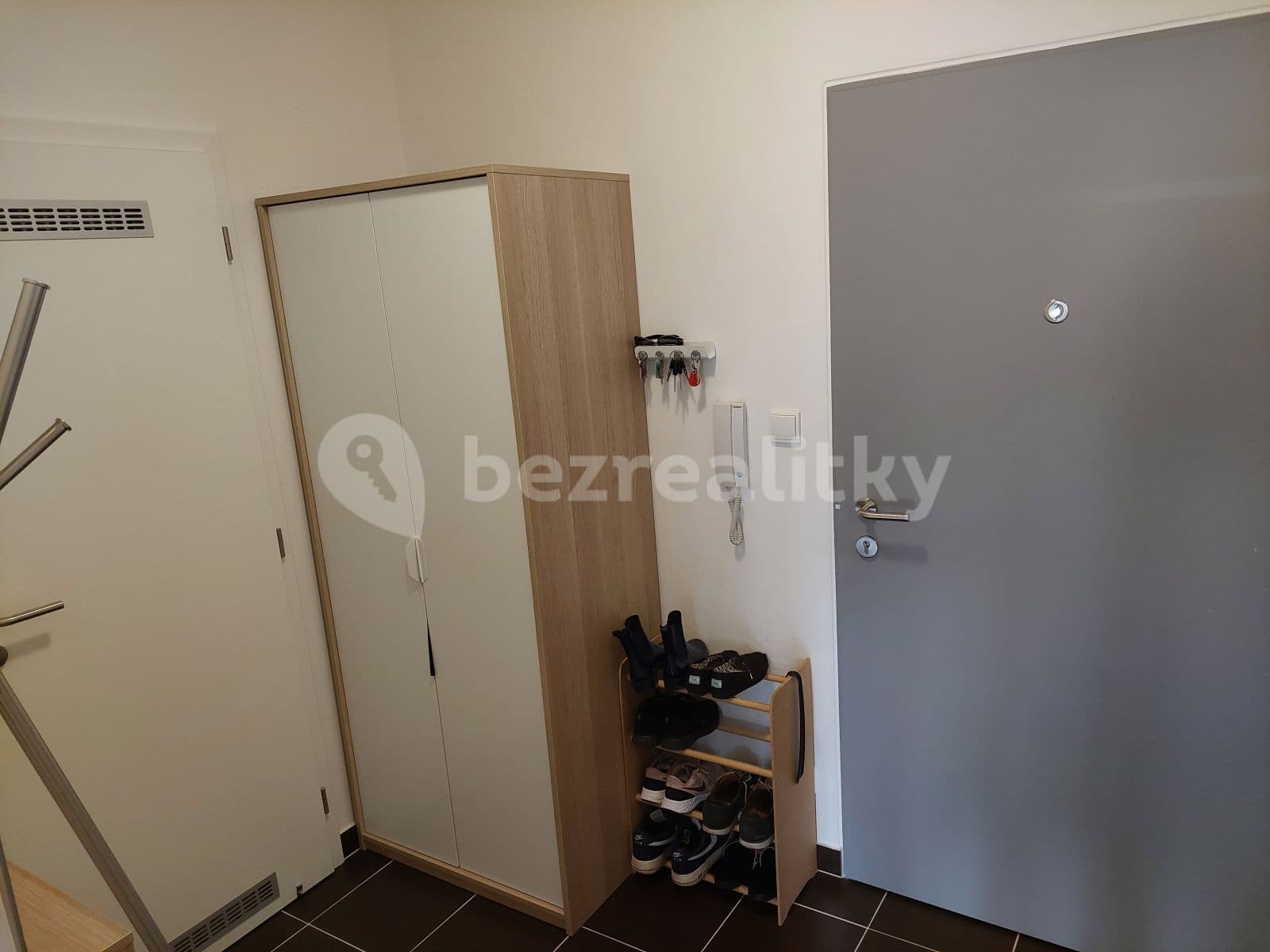 1 bedroom with open-plan kitchen flat to rent, 50 m², U Svobodárny, Prague, Prague