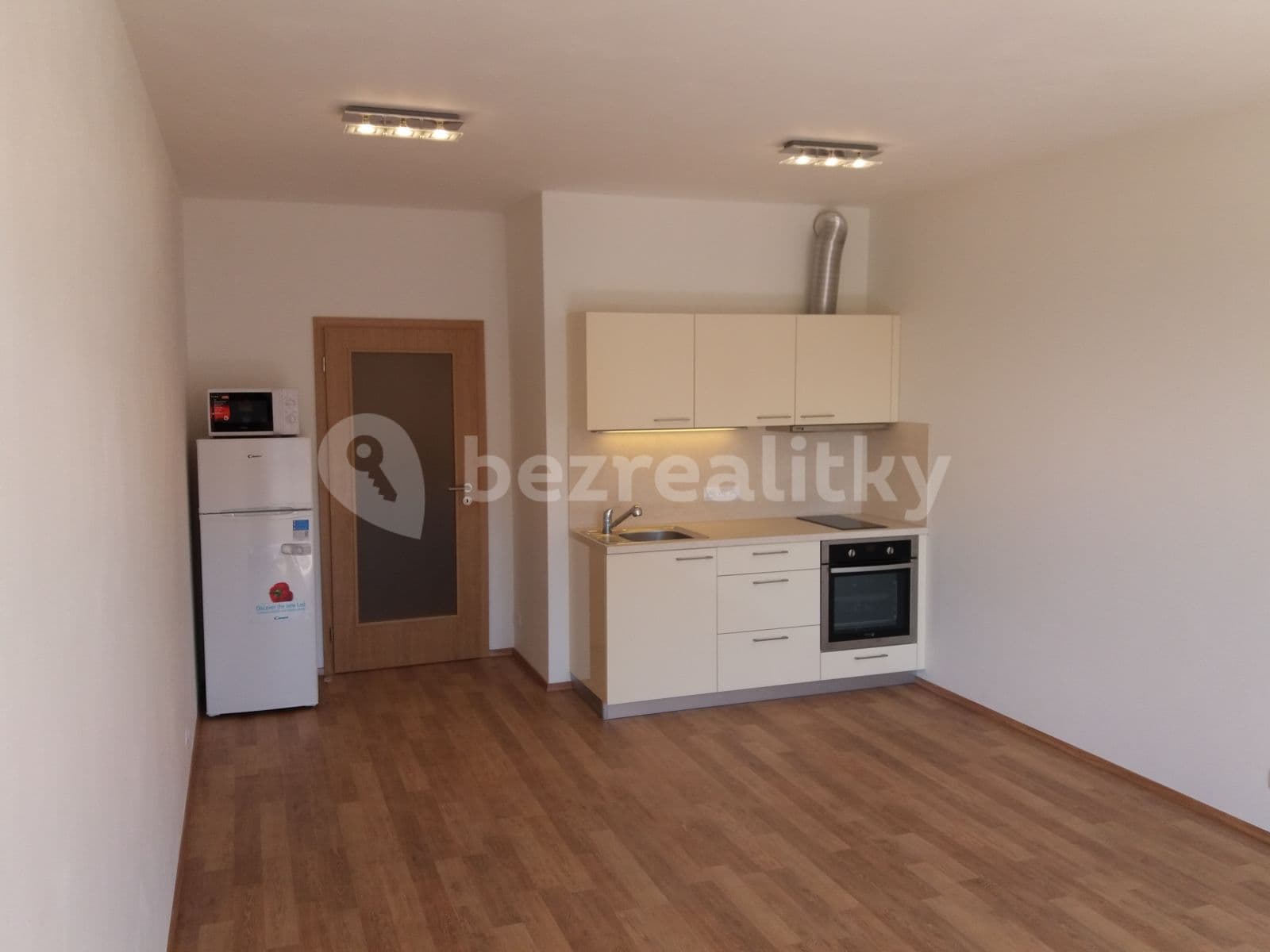 Studio flat to rent, 30 m², Hlučkova, Prague, Prague Studio flat to rent, 30 m², Hlučkova, Prague, Prague