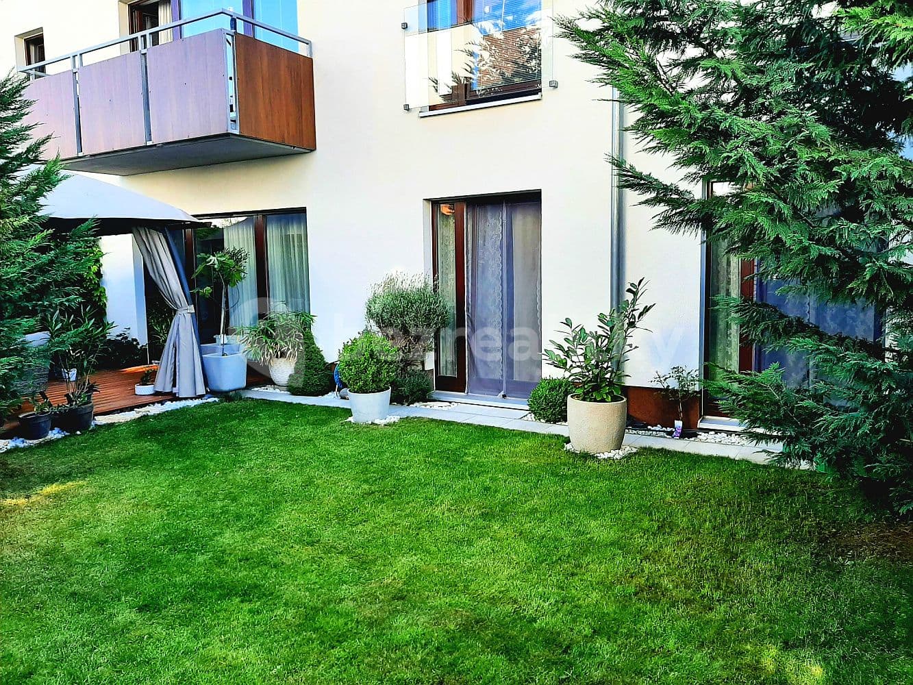 2 bedroom with open-plan kitchen flat to rent, 84 m², Nepomuckých, Prague, Prague 2 bedroom with open-plan kitchen flat to rent, 84 m², Nepomuckých, Prague, Prague