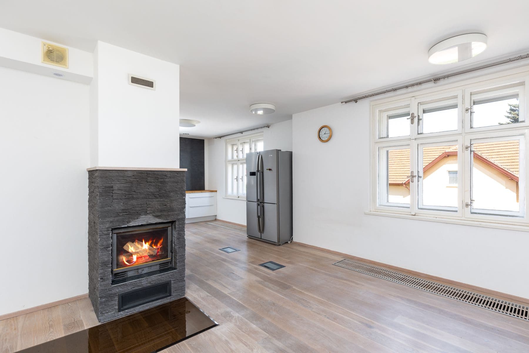 3 bedroom with open-plan kitchen flat to rent, 126 m², Vojtěšská, Neratovice, Středočeský Region 3 bedroom with open-plan kitchen flat to rent, 126 m², Vojtěšská, Neratovice, Středočeský Region