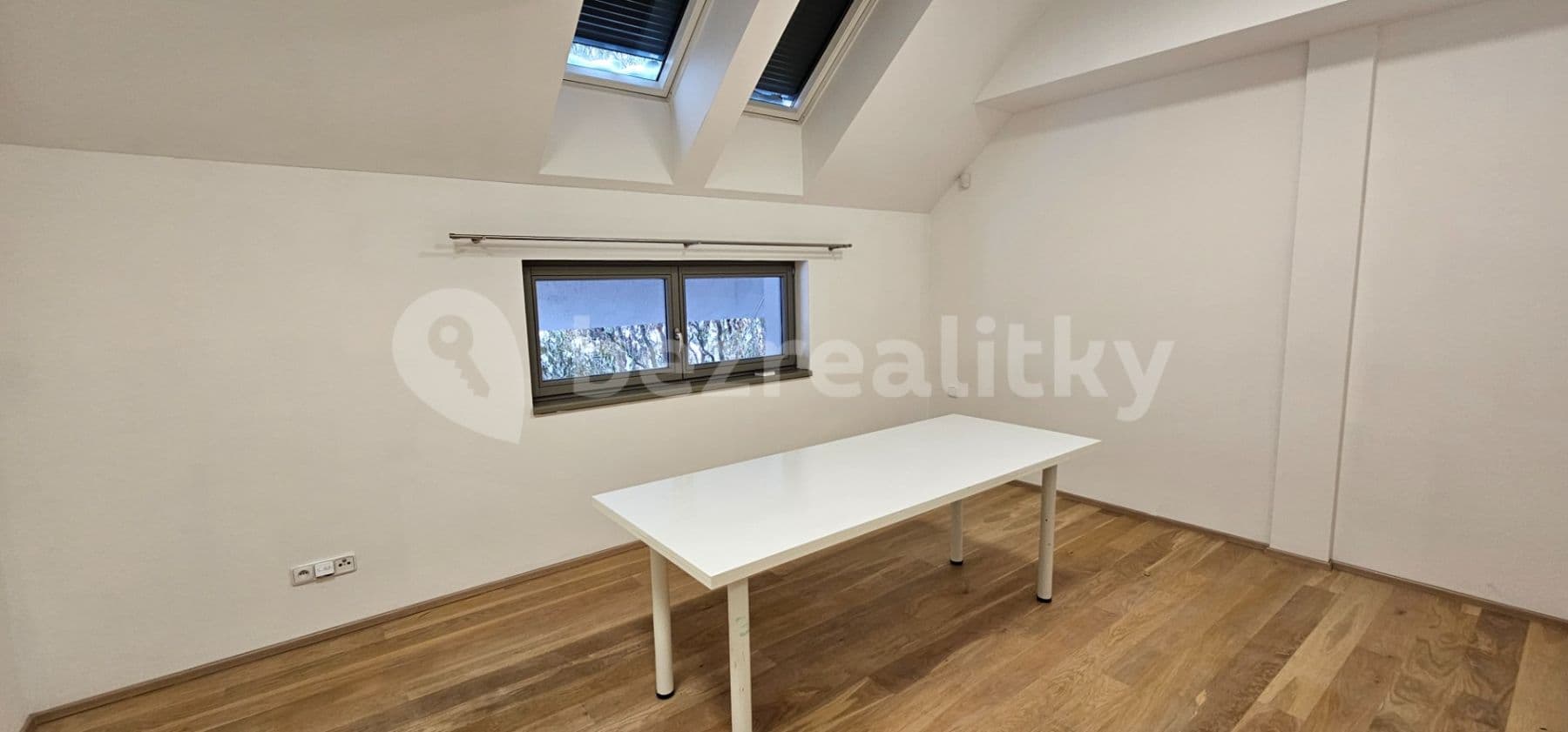 2 bedroom with open-plan kitchen flat to rent, 92 m², Vojtěšská, Neratovice, Středočeský Region 2 bedroom with open-plan kitchen flat to rent, 92 m², Vojtěšská, Neratovice, Středočeský Region