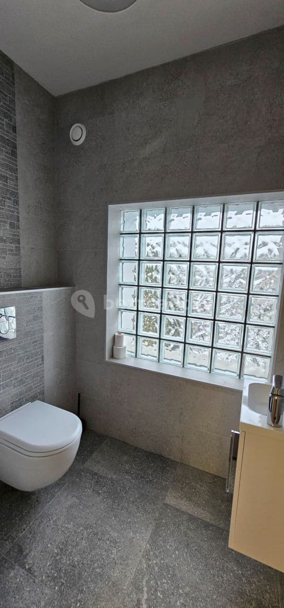 2 bedroom with open-plan kitchen flat to rent, 92 m², Vojtěšská, Neratovice, Středočeský Region 2 bedroom with open-plan kitchen flat to rent, 92 m², Vojtěšská, Neratovice, Středočeský Region