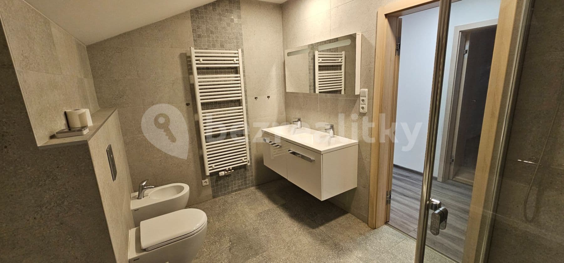 2 bedroom with open-plan kitchen flat to rent, 92 m², Vojtěšská, Neratovice, Středočeský Region 2 bedroom with open-plan kitchen flat to rent, 92 m², Vojtěšská, Neratovice, Středočeský Region