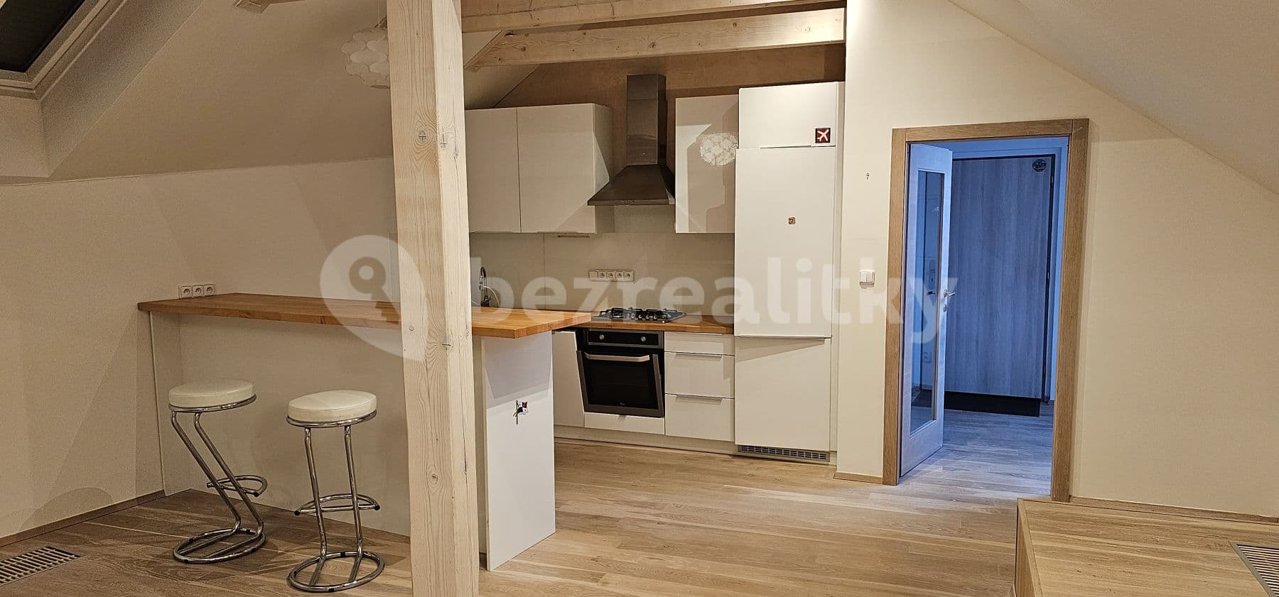 1 bedroom with open-plan kitchen flat to rent, 90 m², Vojtěšská, Neratovice, Středočeský Region 1 bedroom with open-plan kitchen flat to rent, 90 m², Vojtěšská, Neratovice, Středočeský Region