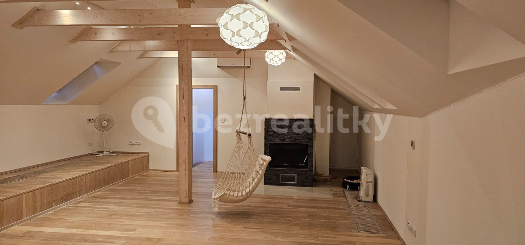 1 bedroom with open-plan kitchen flat to rent, 90 m², Vojtěšská, Neratovice, Středočeský Region 1 bedroom with open-plan kitchen flat to rent, 90 m², Vojtěšská, Neratovice, Středočeský Region