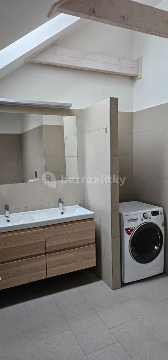 1 bedroom with open-plan kitchen flat to rent, 90 m², Vojtěšská, Neratovice, Středočeský Region 1 bedroom with open-plan kitchen flat to rent, 90 m², Vojtěšská, Neratovice, Středočeský Region