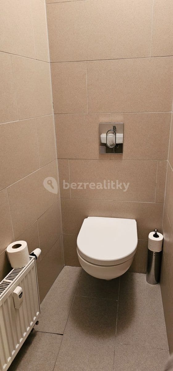 1 bedroom with open-plan kitchen flat to rent, 90 m², Vojtěšská, Neratovice, Středočeský Region 1 bedroom with open-plan kitchen flat to rent, 90 m², Vojtěšská, Neratovice, Středočeský Region