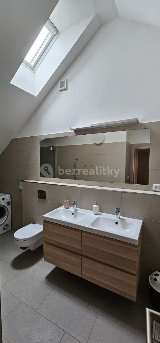 1 bedroom with open-plan kitchen flat to rent, 70 m², Vojtěšská, Neratovice, Středočeský Region 1 bedroom with open-plan kitchen flat to rent, 70 m², Vojtěšská, Neratovice, Středočeský Region