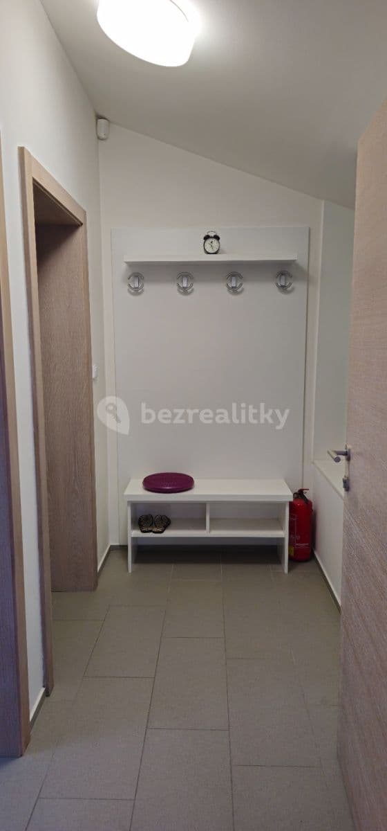 1 bedroom with open-plan kitchen flat to rent, 70 m², Vojtěšská, Neratovice, Středočeský Region 1 bedroom with open-plan kitchen flat to rent, 70 m², Vojtěšská, Neratovice, Středočeský Region