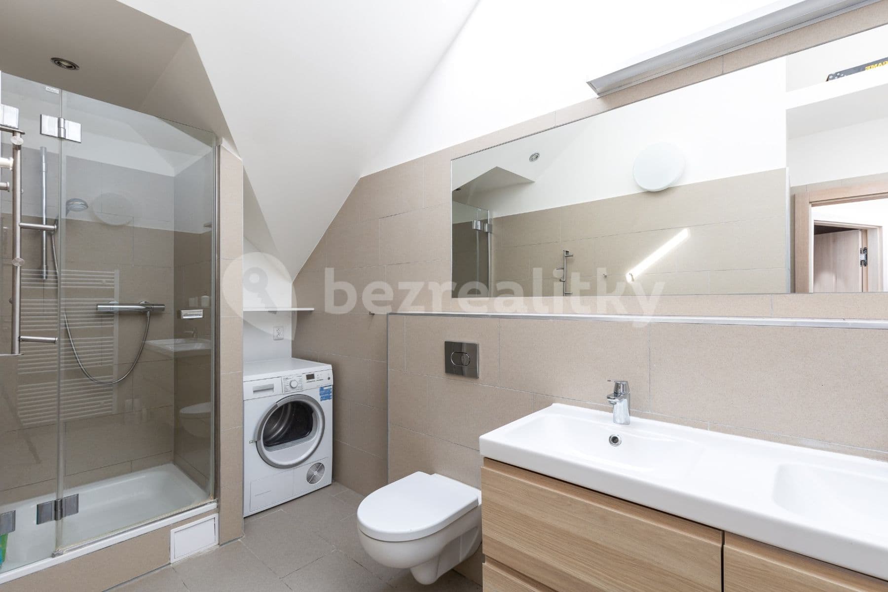 1 bedroom with open-plan kitchen flat to rent, 70 m², Vojtěšská, Neratovice, Středočeský Region 1 bedroom with open-plan kitchen flat to rent, 70 m², Vojtěšská, Neratovice, Středočeský Region