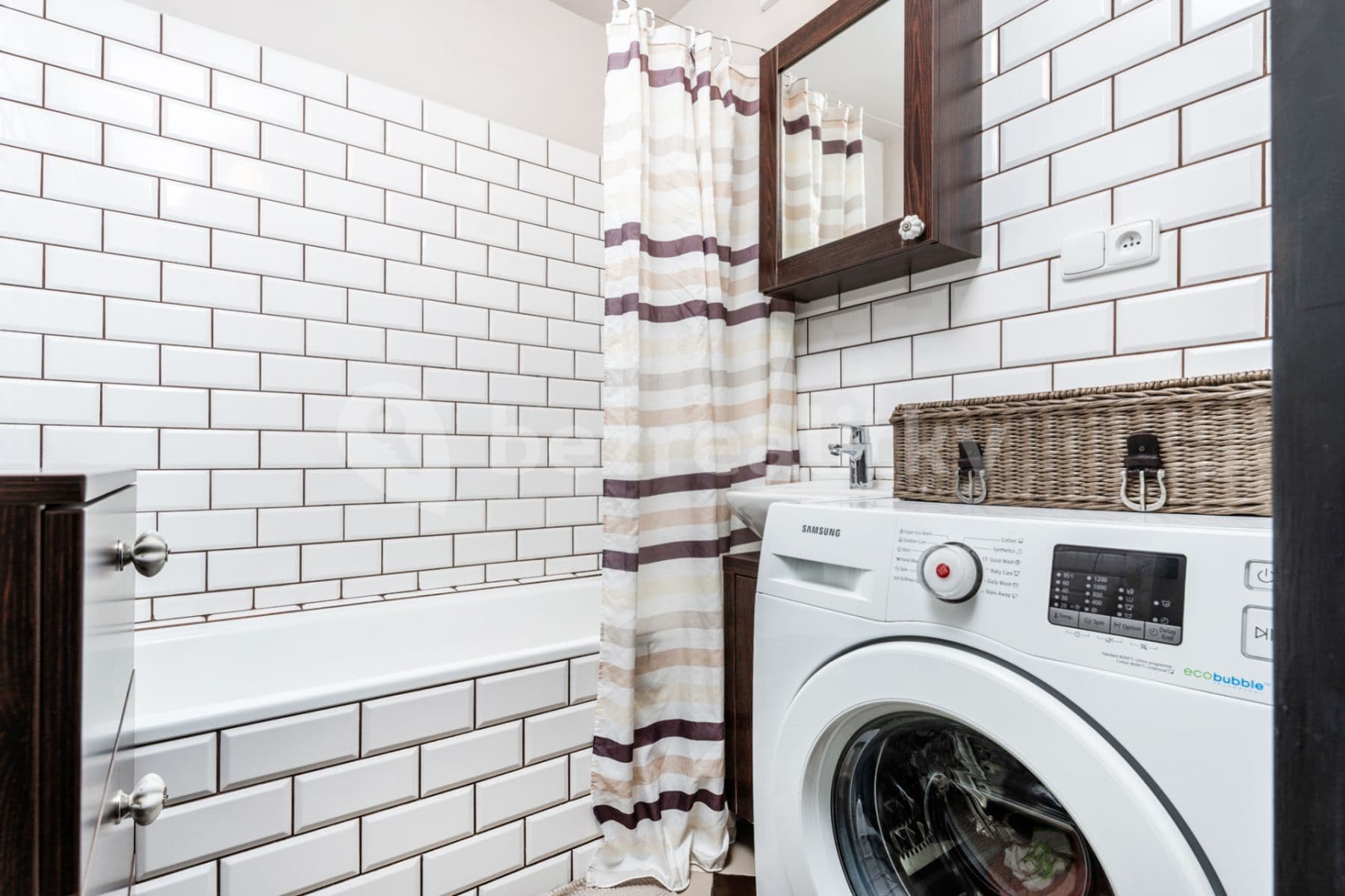 2 bedroom with open-plan kitchen flat to rent, 63 m², Mendelova, Prague, Prague 2 bedroom with open-plan kitchen flat to rent, 63 m², Mendelova, Prague, Prague