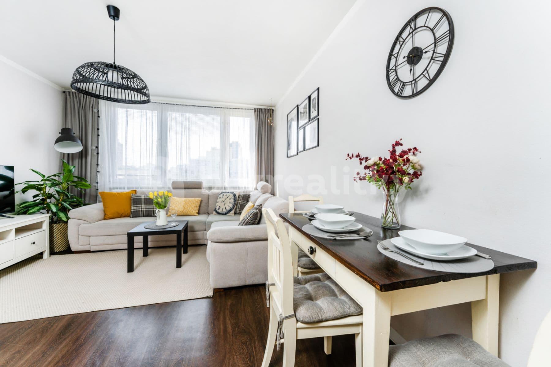 2 bedroom with open-plan kitchen flat to rent, 63 m², Mendelova, Prague, Prague 2 bedroom with open-plan kitchen flat to rent, 63 m², Mendelova, Prague, Prague