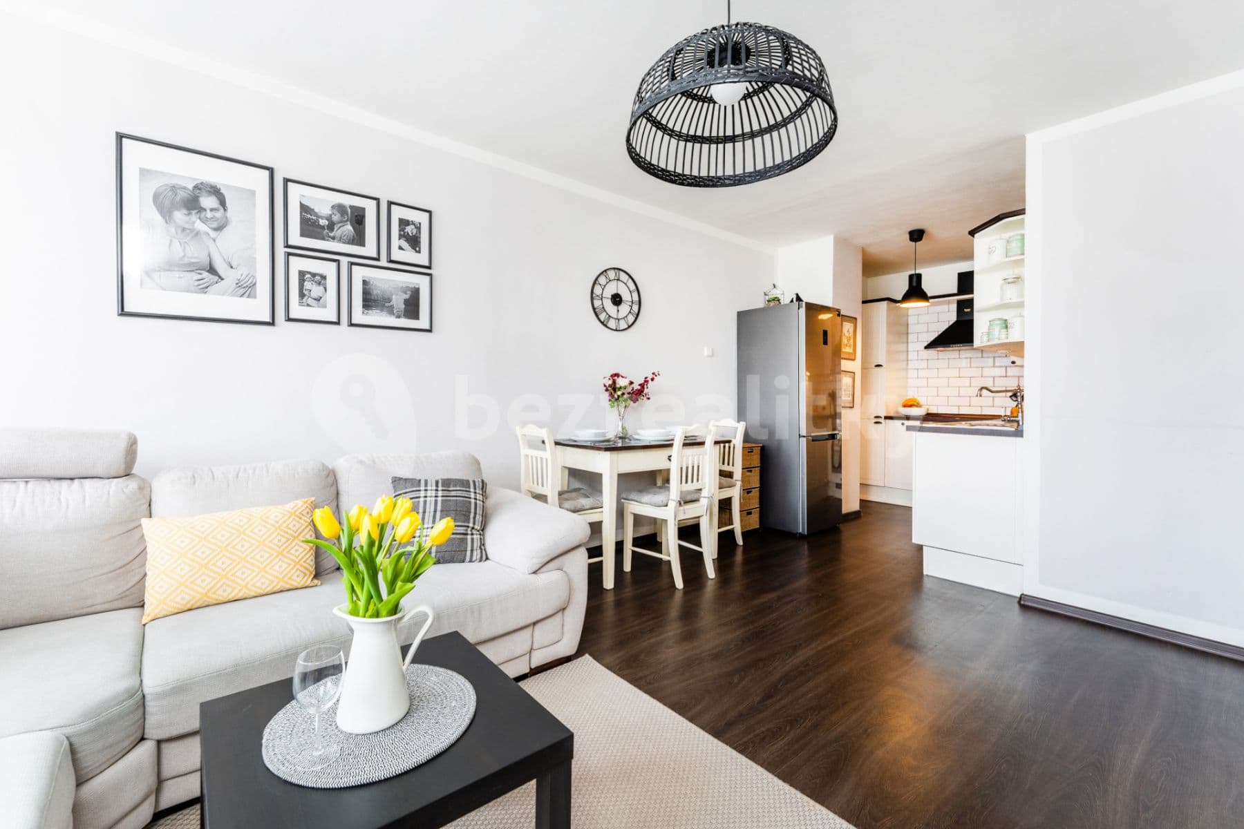 2 bedroom with open-plan kitchen flat to rent, 63 m², Mendelova, Prague, Prague 2 bedroom with open-plan kitchen flat to rent, 63 m², Mendelova, Prague, Prague