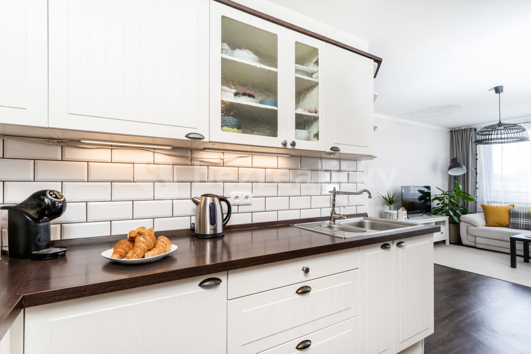 2 bedroom with open-plan kitchen flat to rent, 63 m², Mendelova, Prague, Prague 2 bedroom with open-plan kitchen flat to rent, 63 m², Mendelova, Prague, Prague