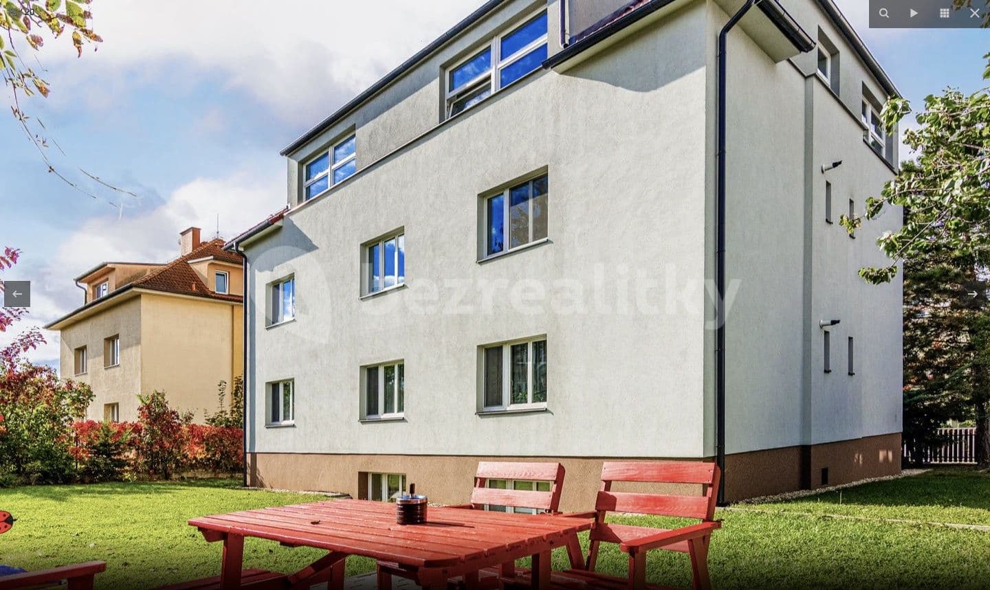 1 bedroom with open-plan kitchen flat to rent, 47 m², Prusická, Prague, Prague 1 bedroom with open-plan kitchen flat to rent, 47 m², Prusická, Prague, Prague