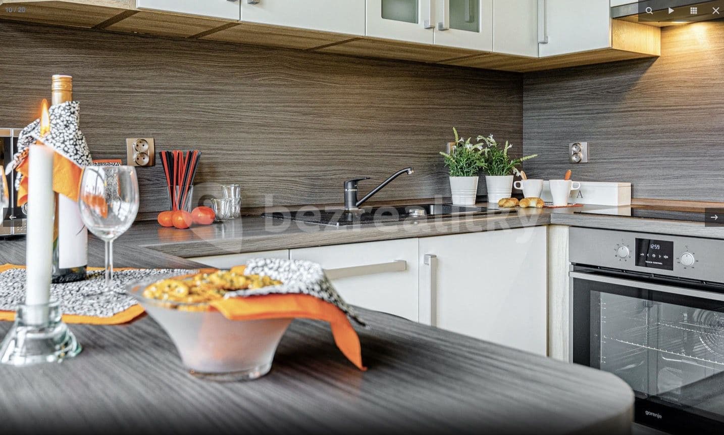 1 bedroom with open-plan kitchen flat to rent, 47 m², Prusická, Prague, Prague 1 bedroom with open-plan kitchen flat to rent, 47 m², Prusická, Prague, Prague
