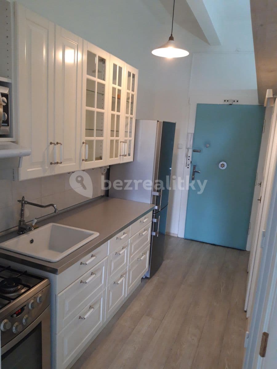 1 bedroom with open-plan kitchen flat to rent, 53 m², Prouzova, Prague, Prague 1 bedroom with open-plan kitchen flat to rent, 53 m², Prouzova, Prague, Prague
