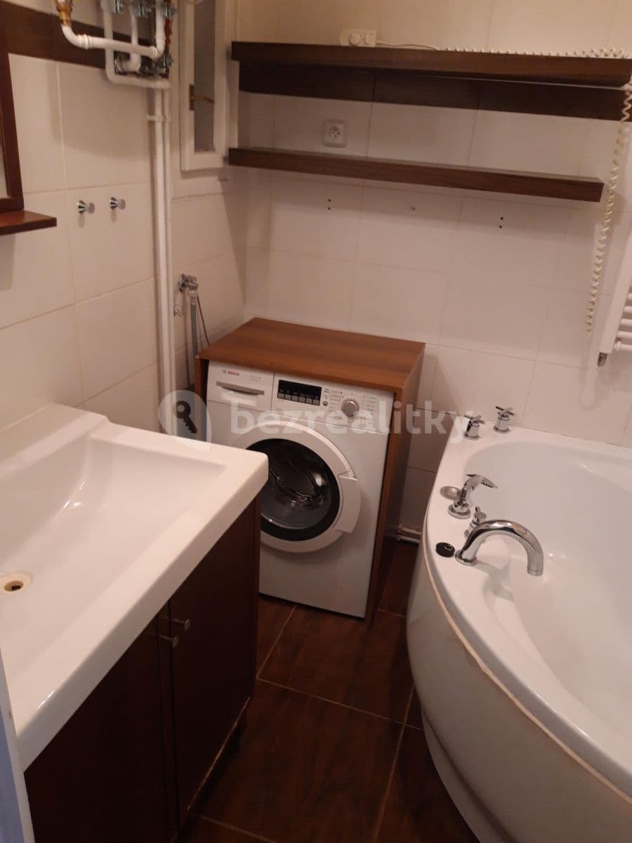 1 bedroom with open-plan kitchen flat to rent, 53 m², Prouzova, Prague, Prague 1 bedroom with open-plan kitchen flat to rent, 53 m², Prouzova, Prague, Prague