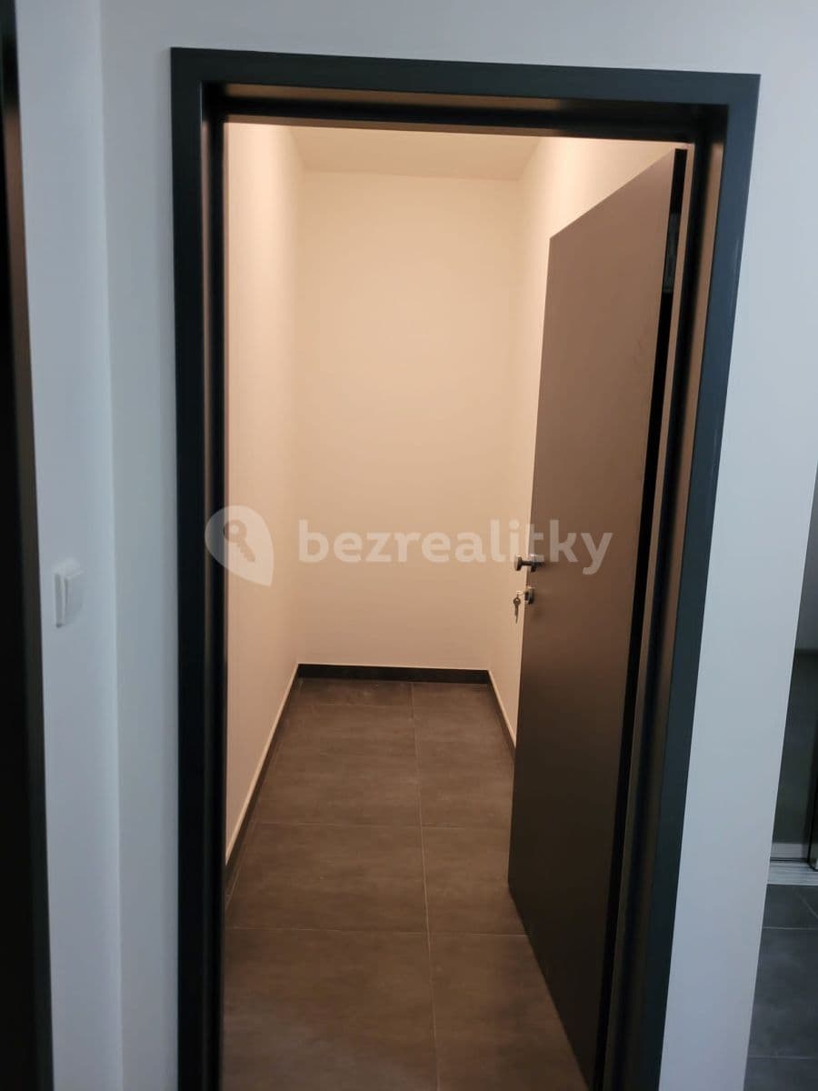 Studio flat to rent, 31 m², U Nového dvora, Prague, Prague Studio flat to rent, 31 m², U Nového dvora, Prague, Prague