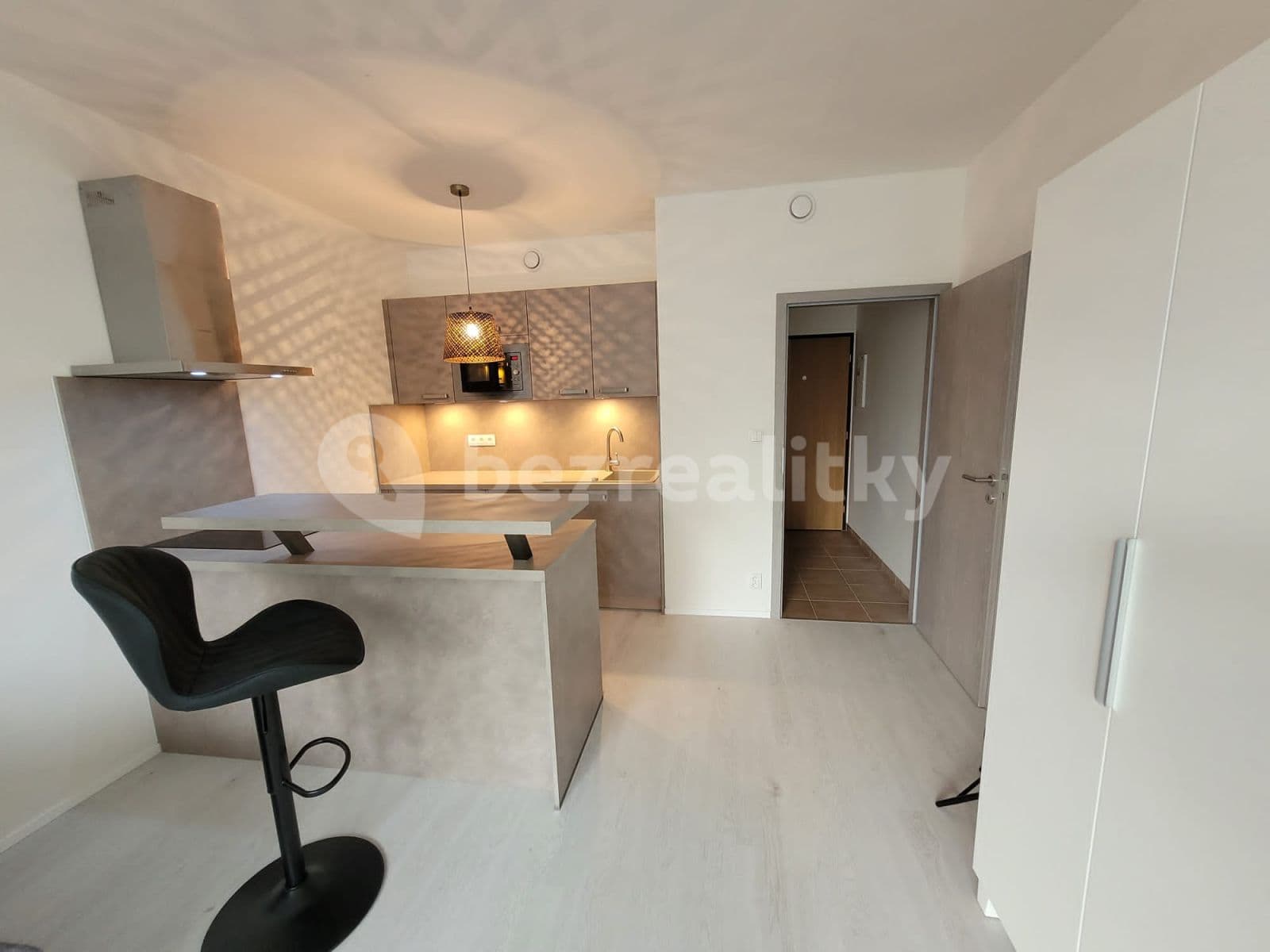 Studio flat to rent, 31 m², U Nového dvora, Prague, Prague Studio flat to rent, 31 m², U Nového dvora, Prague, Prague